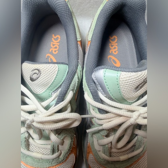 EUC Men’s Asics Athletic Shoes - Picture 9 of 11